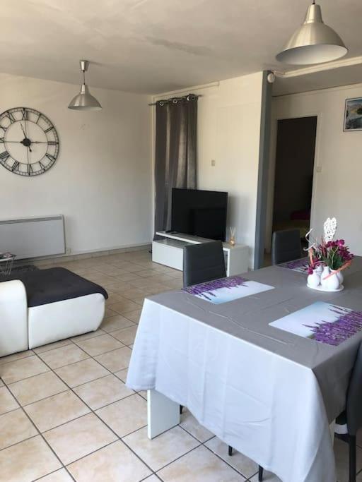 Appartement Balcon, Place De Parking, Centre Ville Valence  Exteriör bild
